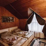 Toga Cottage Hotel Yablunytsya